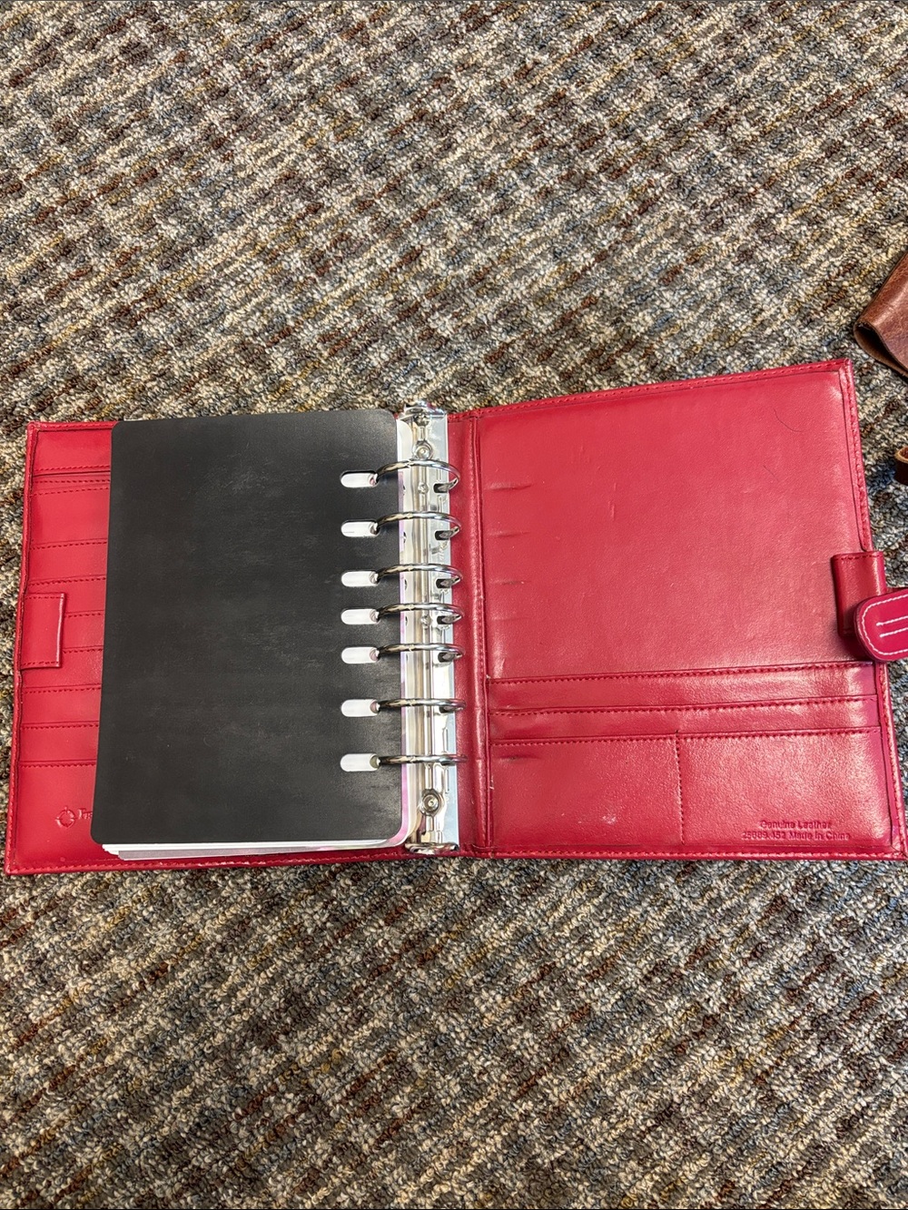Franklin Covey red Leather Planner with Snap Closure - Picture 4 of 5